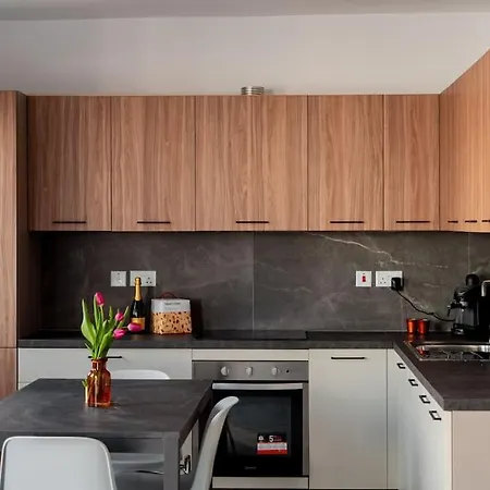 Lägenhet Beautiful 2bdr And Great Location! *