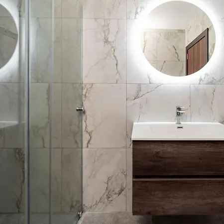 Lägenhet Beautiful 2bdr And Great Location! Gzira