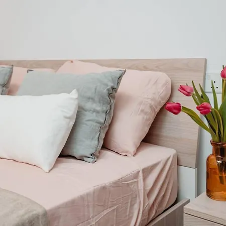 Апартаменты Beautiful 2bdr And Great Location! *