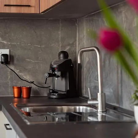 アパート Beautiful 2bdr And Great Location!